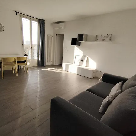 Corvetto 7 Apartament